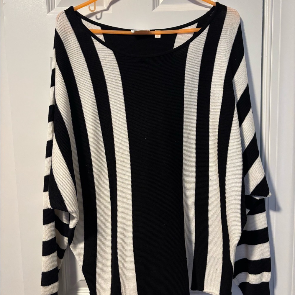 Cyrus Classic Black Knitwear